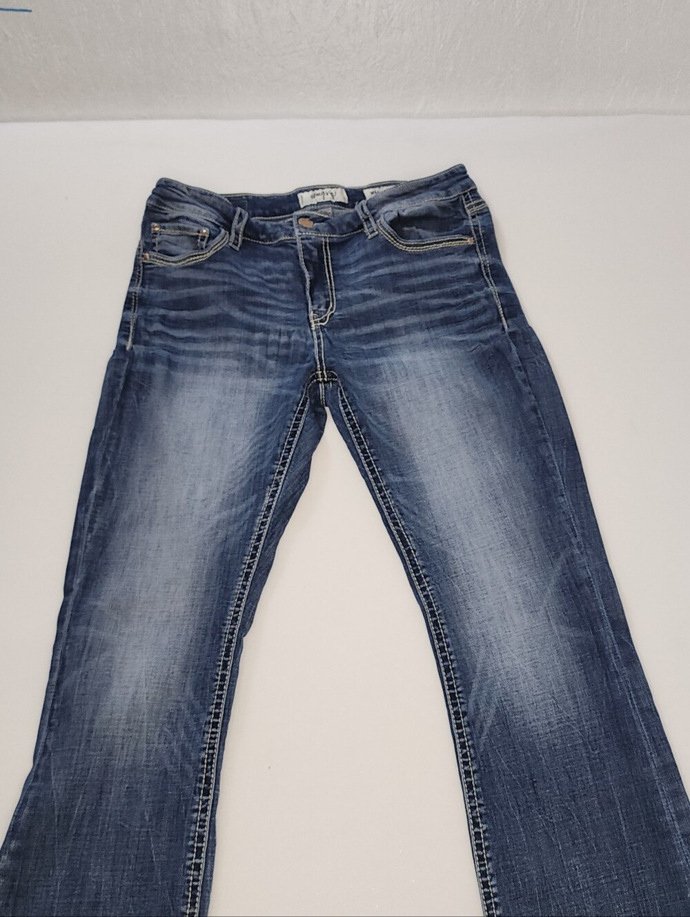 Daytrip Mila Bootcut Jeans in Medium Wash Size 30R Y2K